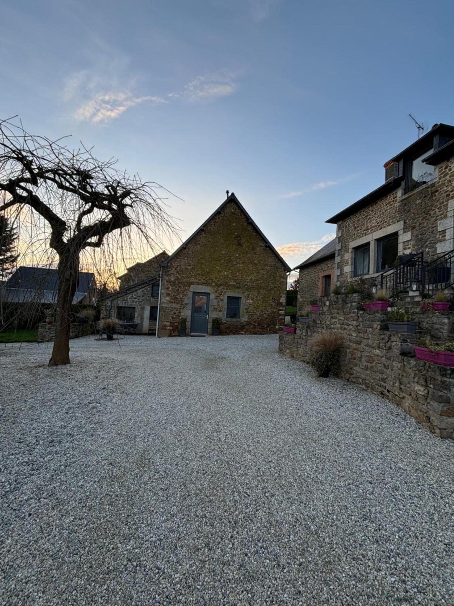 Gite Le Patis Pre-en-Pail-Saint-Samson Exterior photo